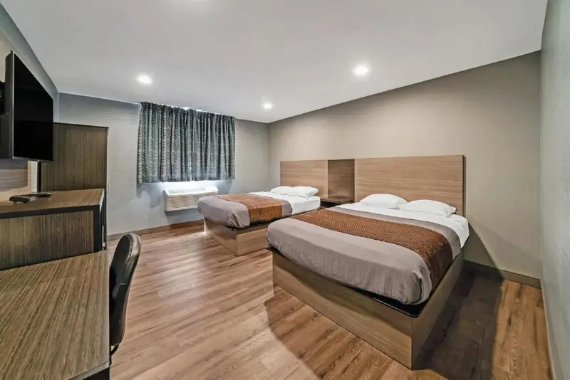 Americas Best Value Inn Foxboro, photo 2