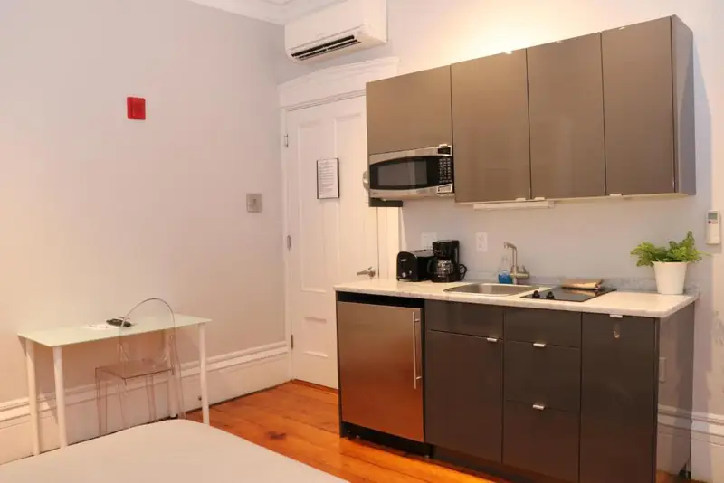 Downtown Beacon Hill, Convenient, Comfy Studio #1, photo 4