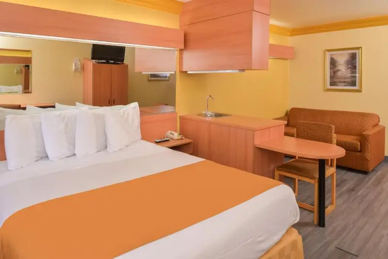 H3 Inn & Suites - LAX Airport - Los Angeles, photo 1