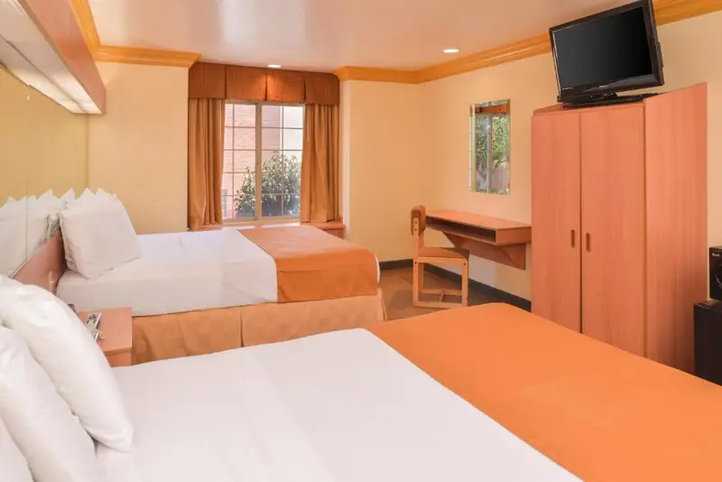 H3 Inn & Suites - LAX Airport - Los Angeles, photo 2