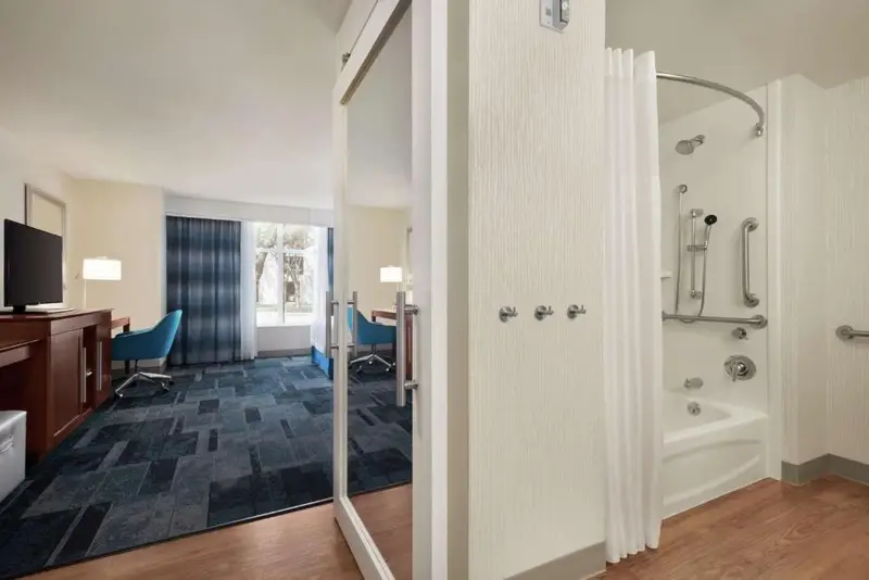 Hampton Inn & Suites Rosemont Chicago O'Hare, photo 3