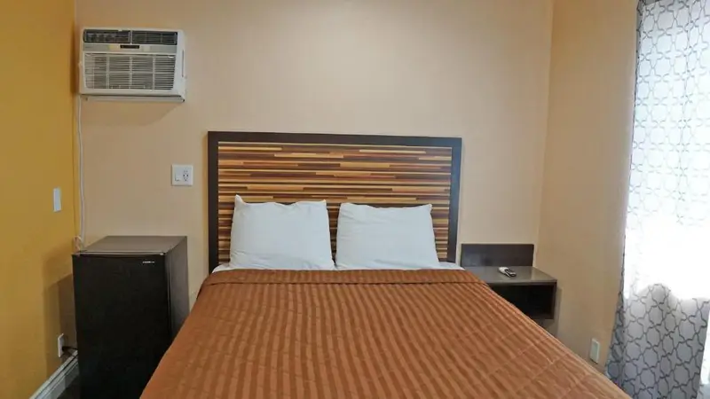 Holly Crest Hotel - Los Angeles, LAX Airport, photo 2