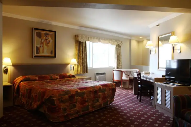 Metro Plaza Hotel, photo 2