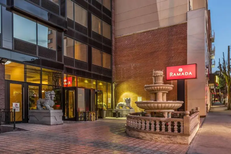 Ramada by Wyndham Flushing Queens, photo 1