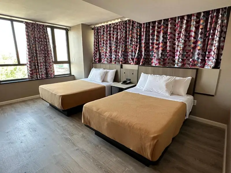 Regal Inn & Suites New York LaGuardia Hotel, photo 2