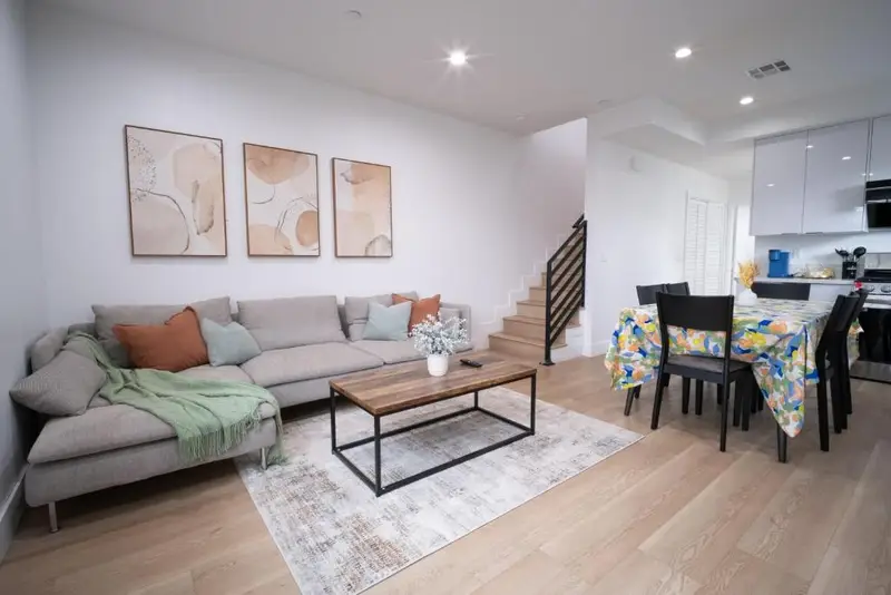 Stylish Private Room by Downtown LA with Private Parking, photo 1