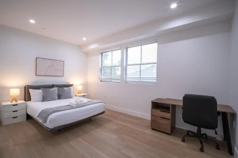 Stylish Private Room by Downtown LA with Private Parking, photo 2