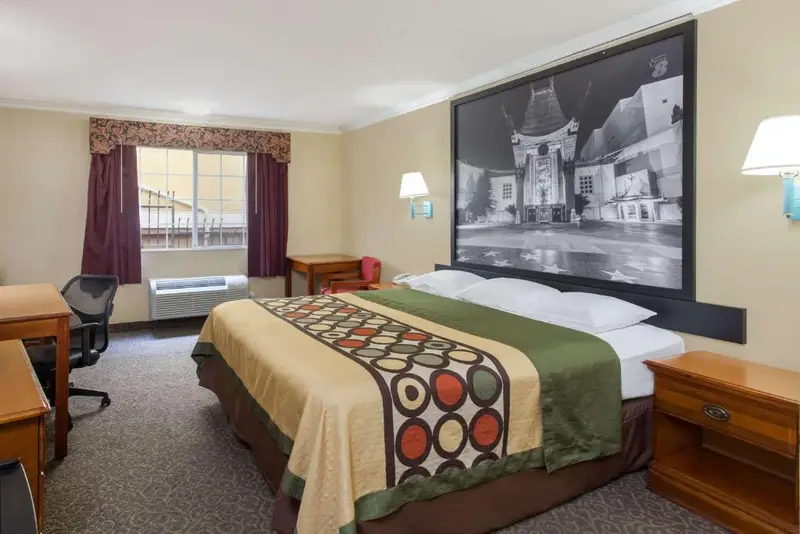Super 8 by Wyndham Los Angeles Downtown, photo 2