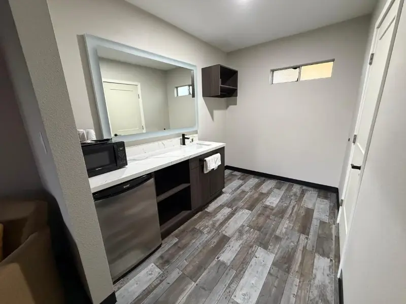 The Atlas Inn & Suites LAX, photo 3
