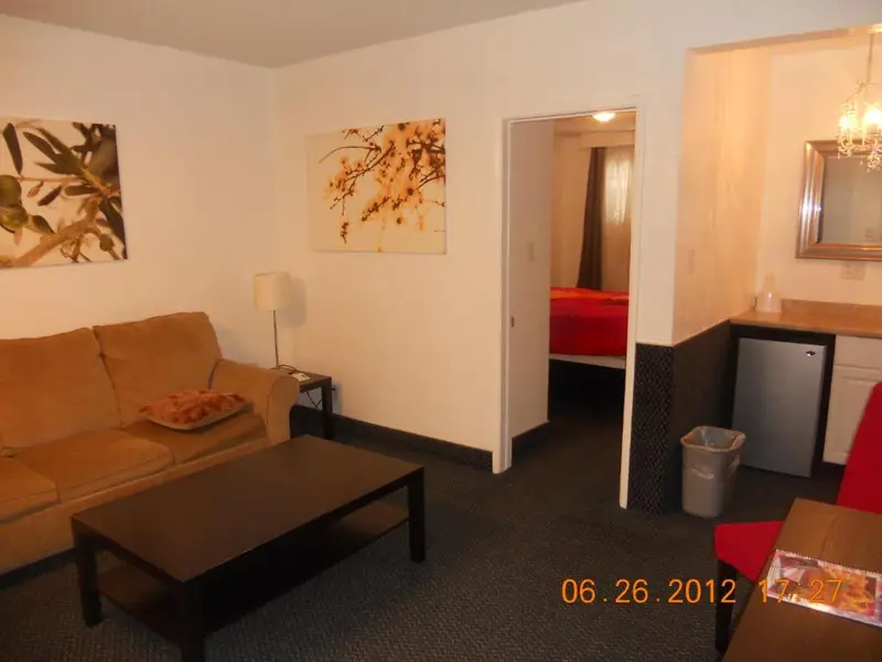 Tradewinds Airport Hotel, photo 2